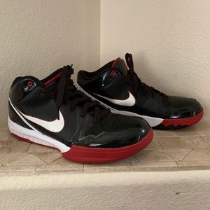 Nike Kobe Zoom 4 Sneakers